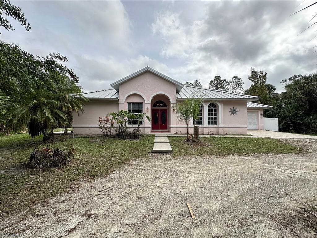 286 15th ST NW NAPLES, FL 34120