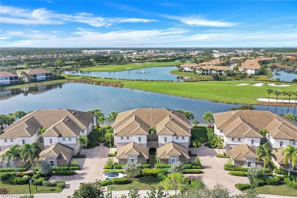 8751 Coastline CT 202 NAPLES, FL 34120