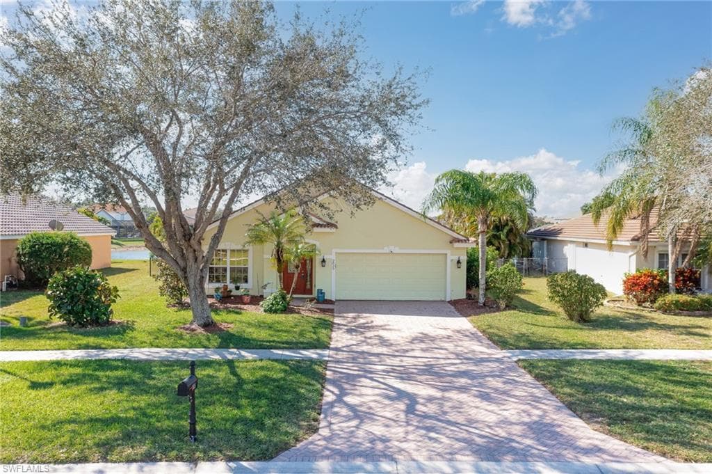 2835 Orange Grove TRL NAPLES, FL 34120