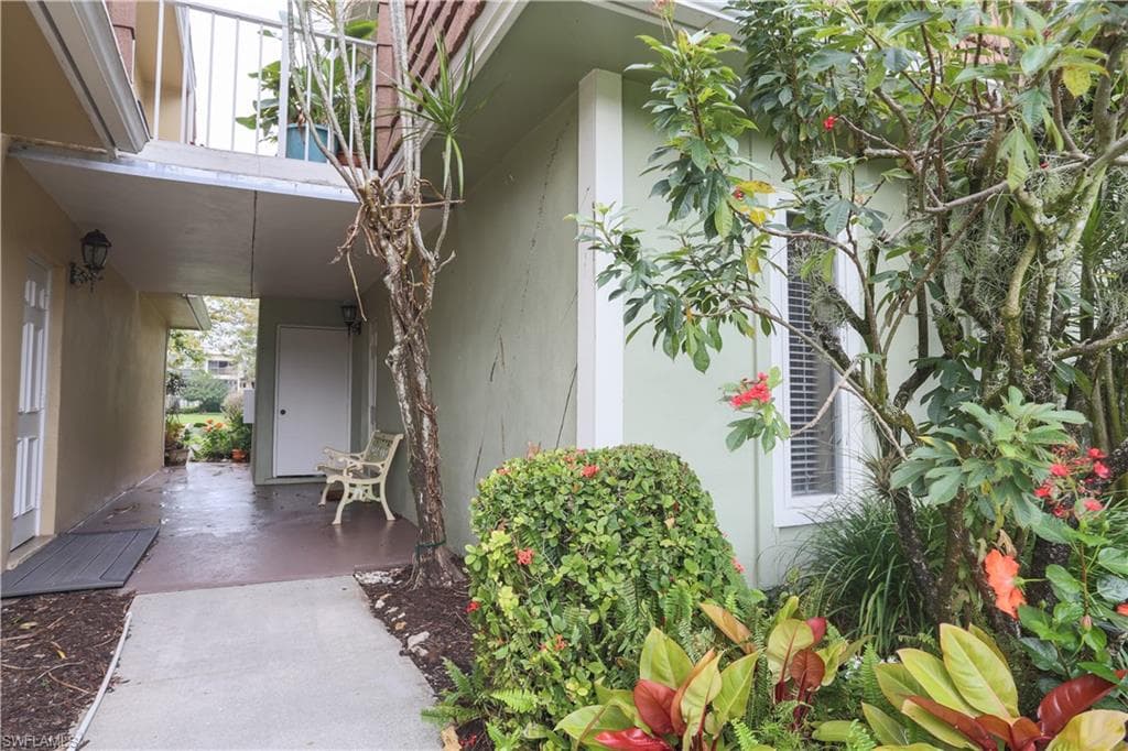 429 Meadowlark LN 429A NAPLES, FL 34105