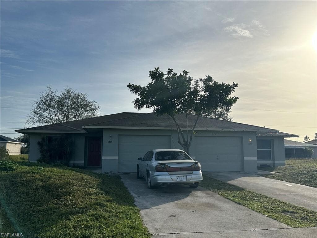 1125 Gilbert AVE S 1125 LEHIGH ACRES, FL 33973