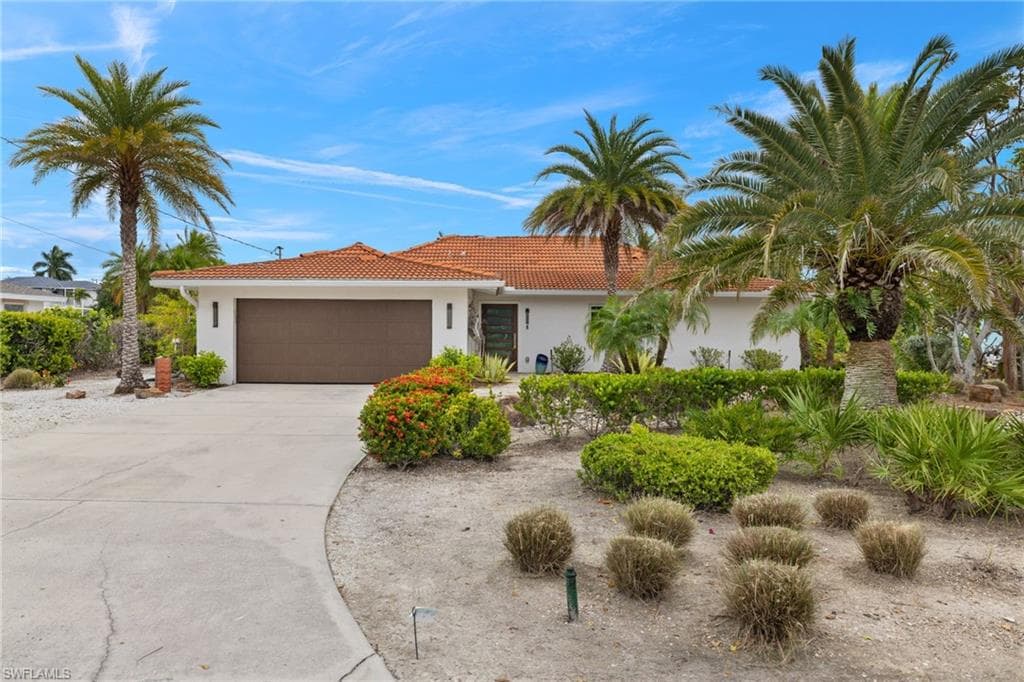 1658 Sabal Palm DR SANIBEL, FL 33957