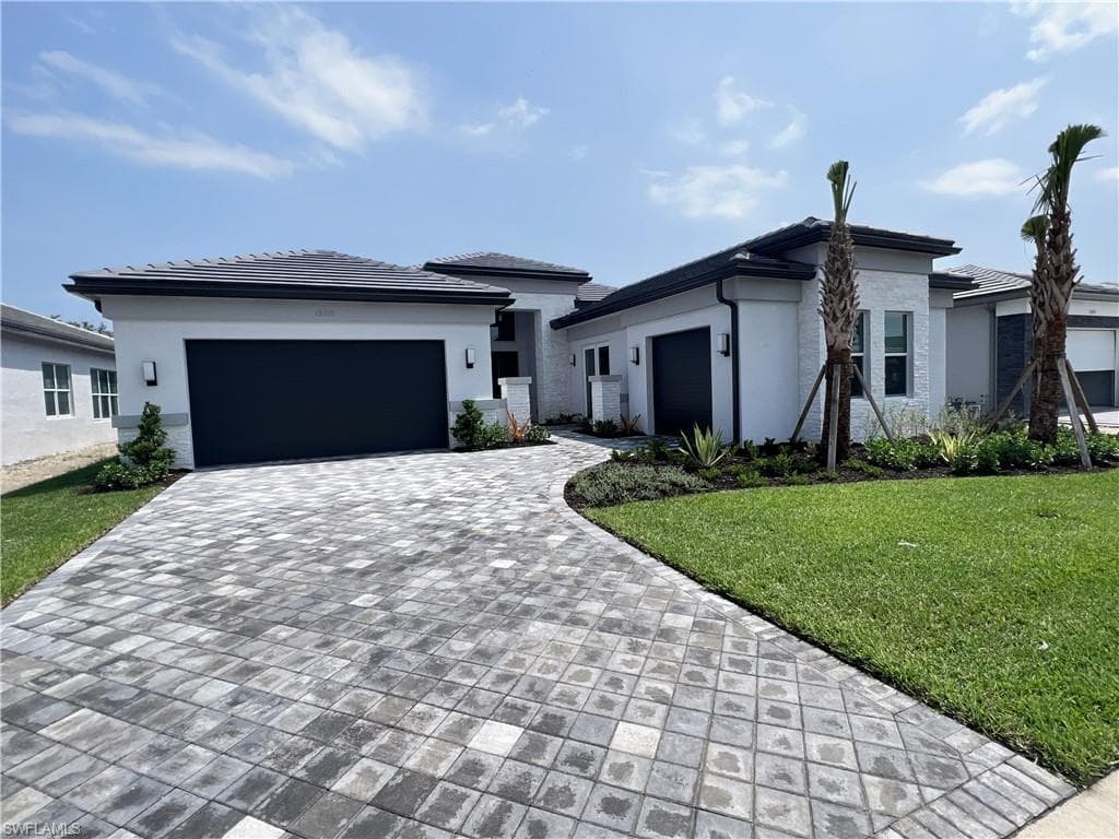 12038 Azalea WAY NAPLES, FL 34120