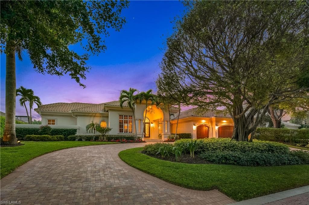 693 Jamestown LN NAPLES, FL 34108