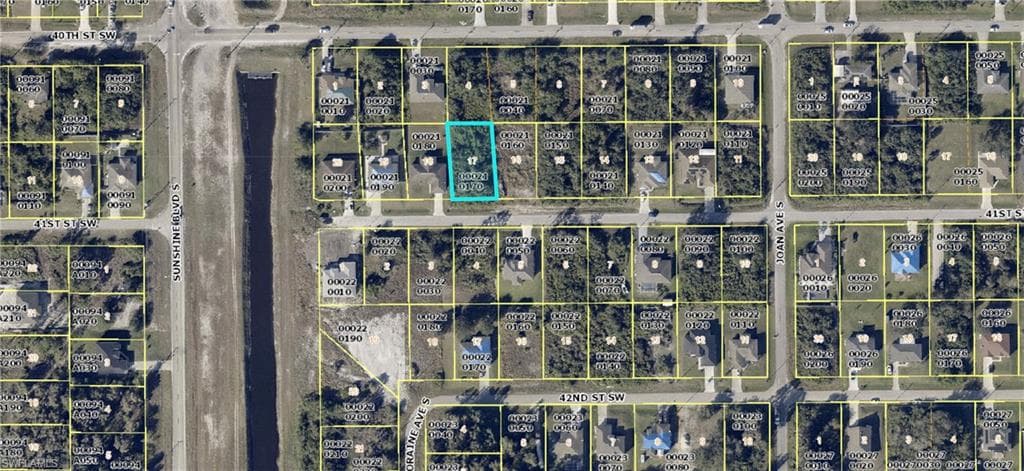 3012 41st ST SW LEHIGH ACRES, FL 33976
