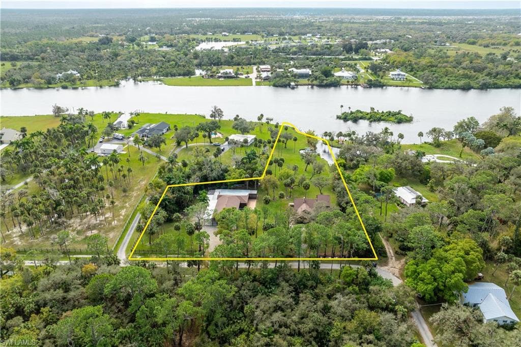 17540 Taylor RD ALVA, FL 33920