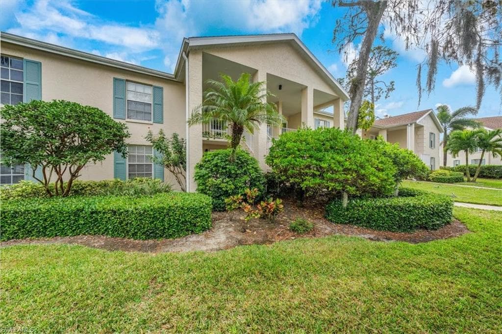 1714 Kings Lake BLVD 2-103 NAPLES, FL 34112