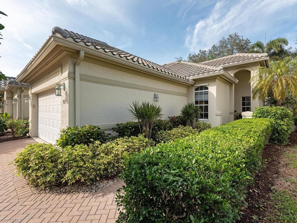 921 Vistana CIR 5 NAPLES, FL 34119
