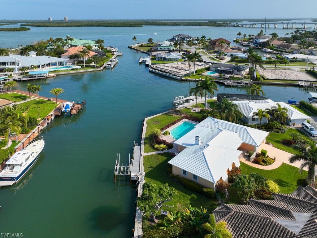 940 Heron CT MARCO ISLAND, FL 34145