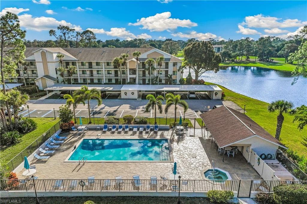 400 Fox Haven DR 4207 NAPLES, FL 34104