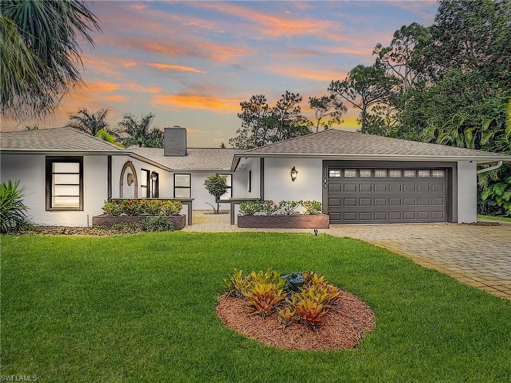 1749 Knights WAY NAPLES, FL 34112