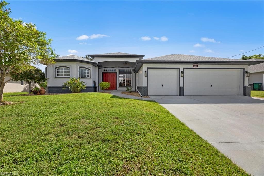 121 12th CT CAPE CORAL, FL 33909