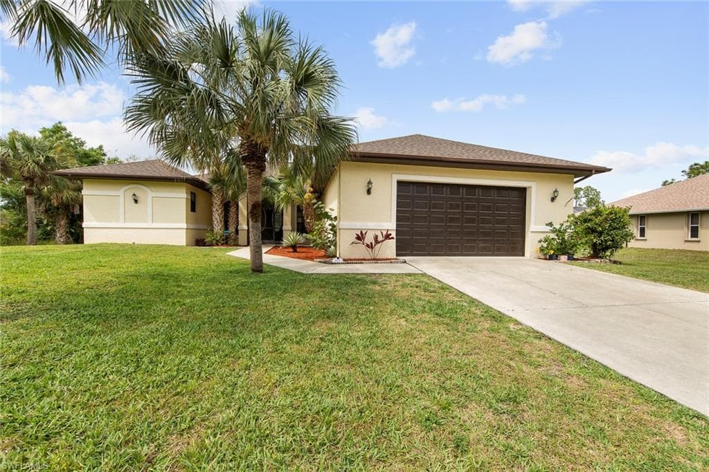 719 Eighth AVE LEHIGH ACRES, FL 33972