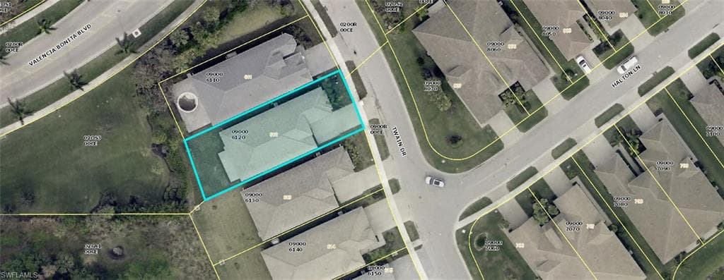28504 Twain DR BONITA SPRINGS, FL 34135