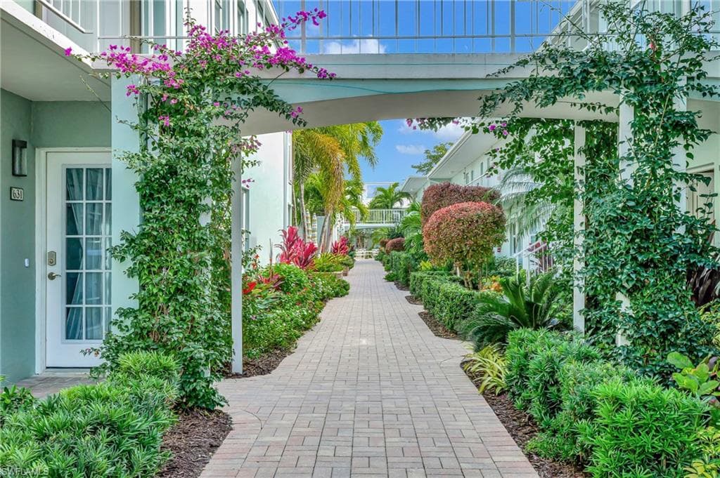 603 12TH AVE S NAPLES, FL 34102