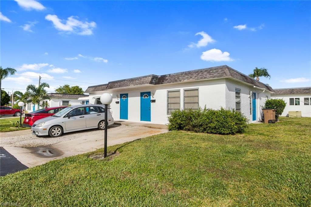 54 Temple CT LEHIGH ACRES, FL 33936