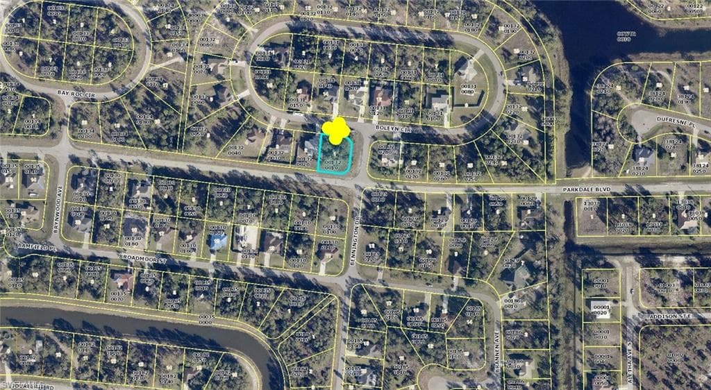 427 Boleyn CIR LEHIGH ACRES, FL 33974
