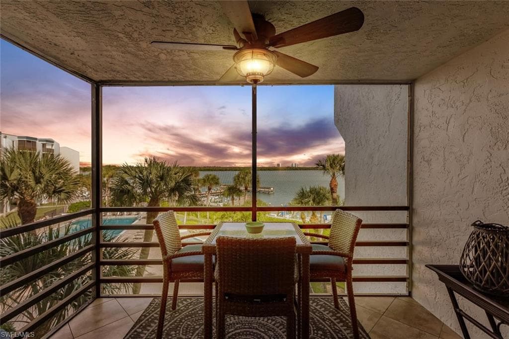 1085 Bald Eagle DR E406 MARCO ISLAND, FL 34145