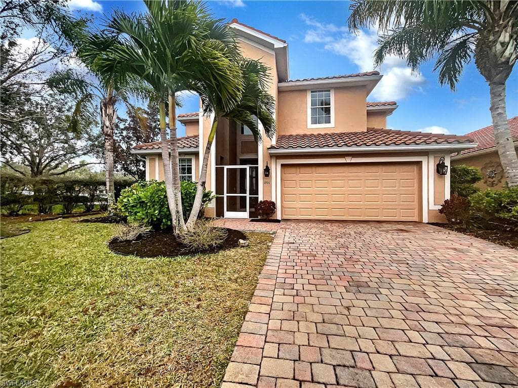 1951 Fairmont LN NAPLES, FL 34120