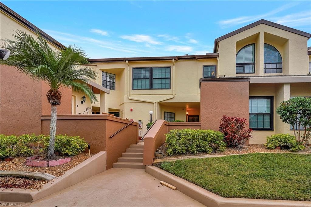 17270 Eagle TRCE 2 FORT MYERS, FL 33908