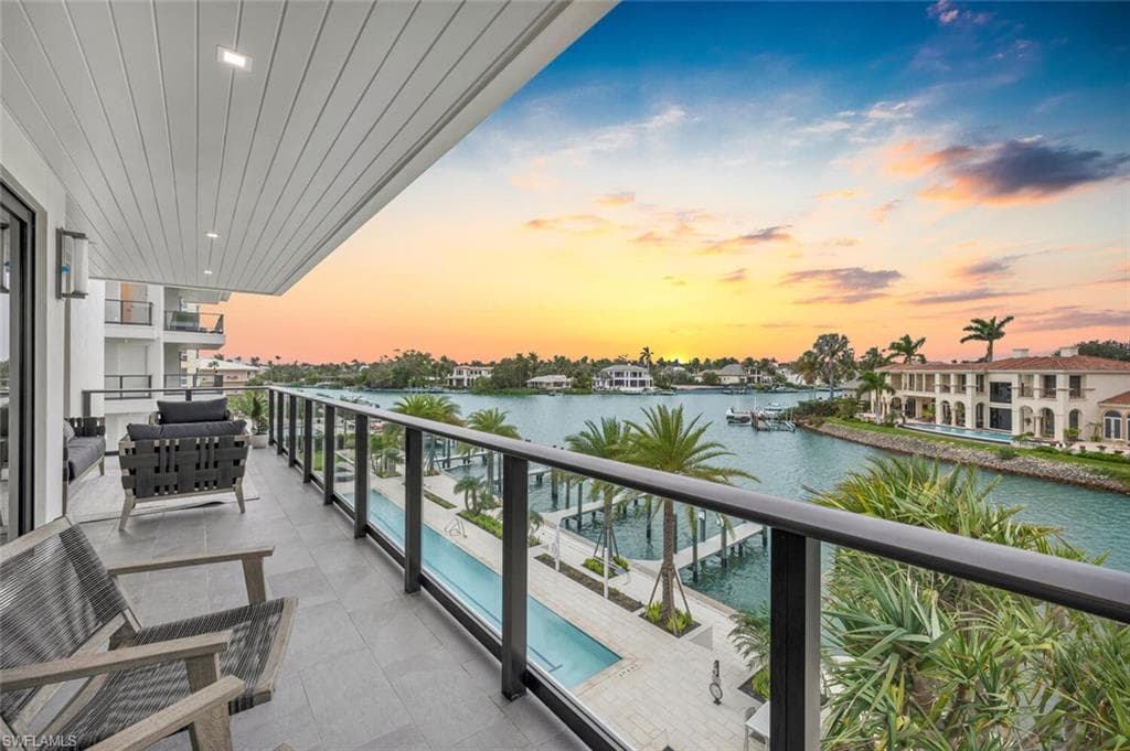 1820 Gulf Shore BLVD N 304 NAPLES, FL 34102