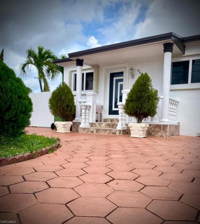 961 E 45 ST HIALEAH, FL 33013