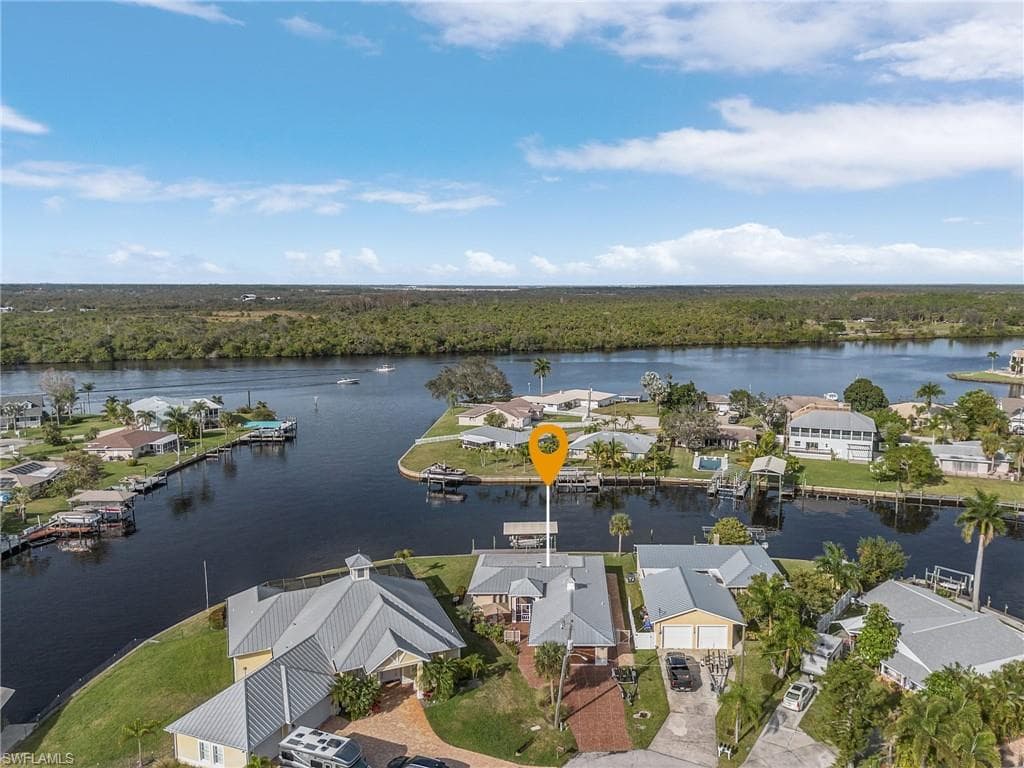 2002 Aruba AVE FORT MYERS, FL 33905
