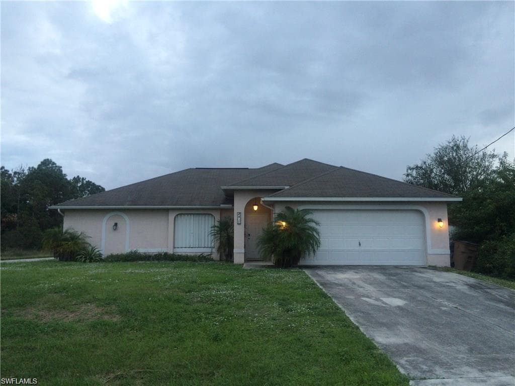 2601 Ida CT LEHIGH ACRES, FL 33971