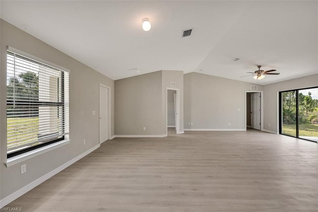 3318 35th ST SW LEHIGH ACRES, FL 33976