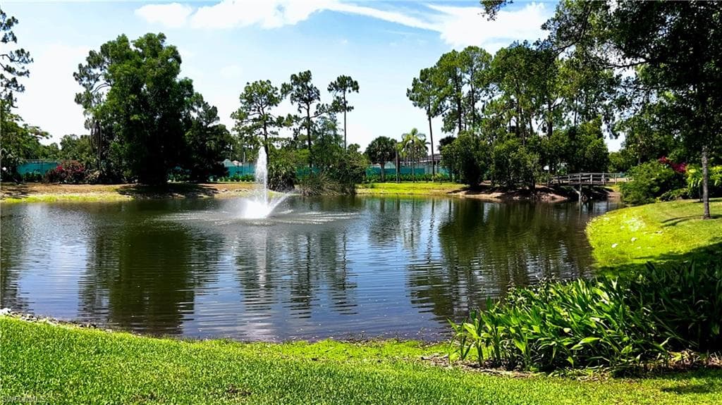 418 Meadowlark LN 418 NAPLES, FL 34105