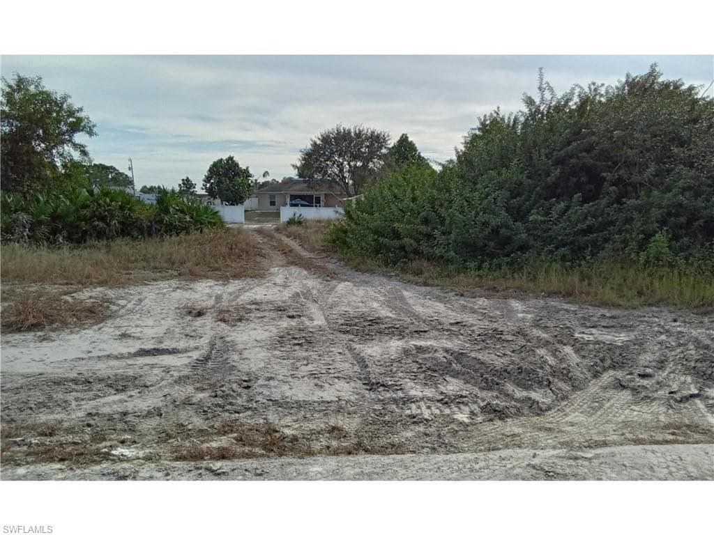3419 26th ST SW LEHIGH ACRES, FL 33976