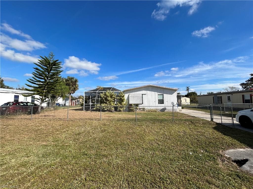 7617 Peyraud DR NORTH FORT MYERS, FL 33917