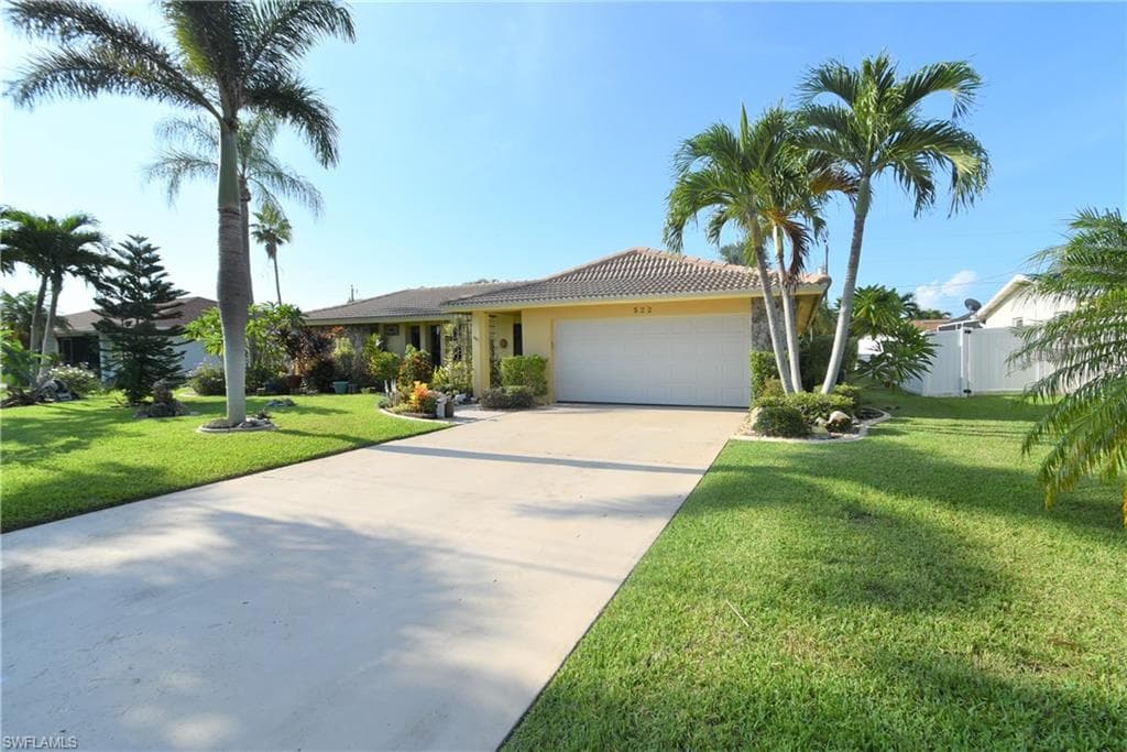 522 SE 34th TER CAPE CORAL, FL 33904