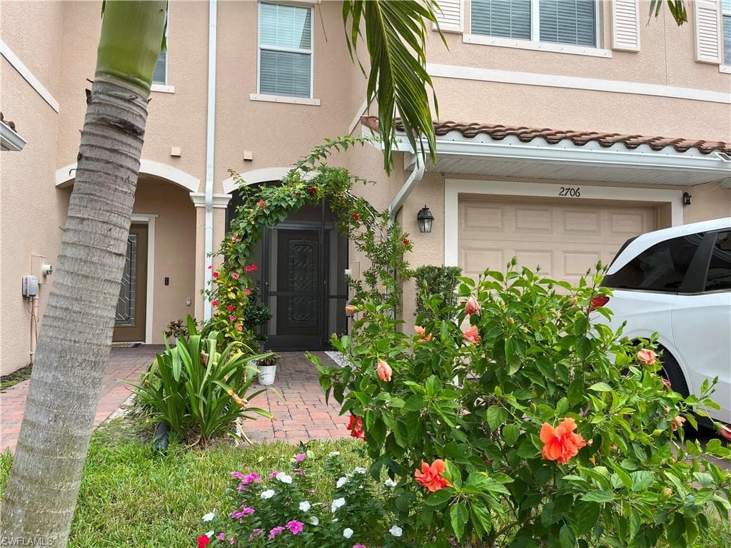 2706 Citrus ST NAPLES, FL 34120