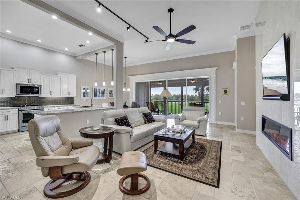 9370 Triana TER 304 FORT MYERS, FL 33912