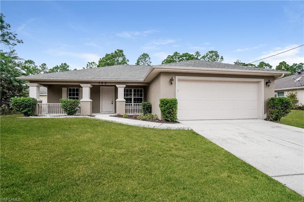 752 Barclay AVE LEHIGH ACRES, FL 33974