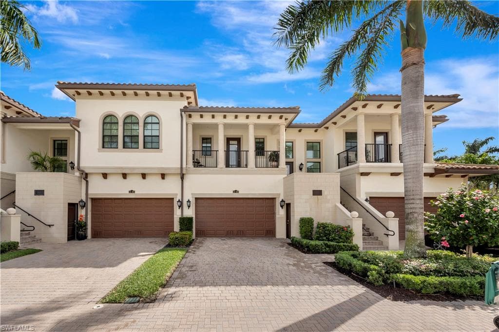 2496 Breakwater WAY 202 NAPLES, FL 34112