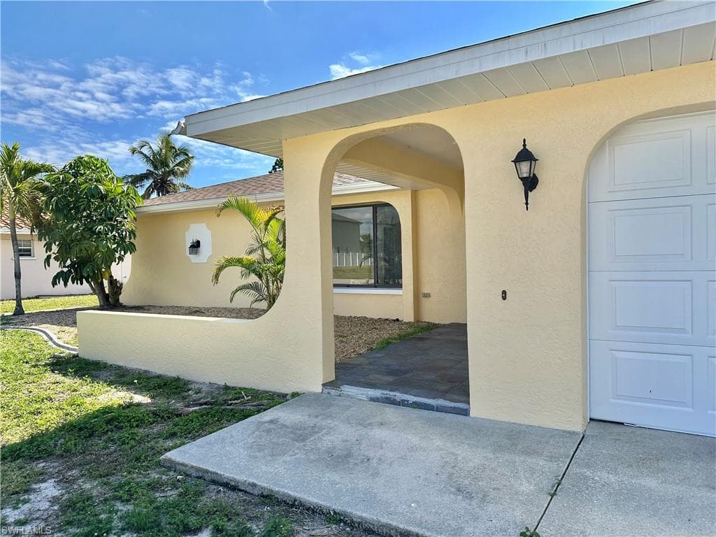 1902 SE 14th ST CAPE CORAL, FL 33990