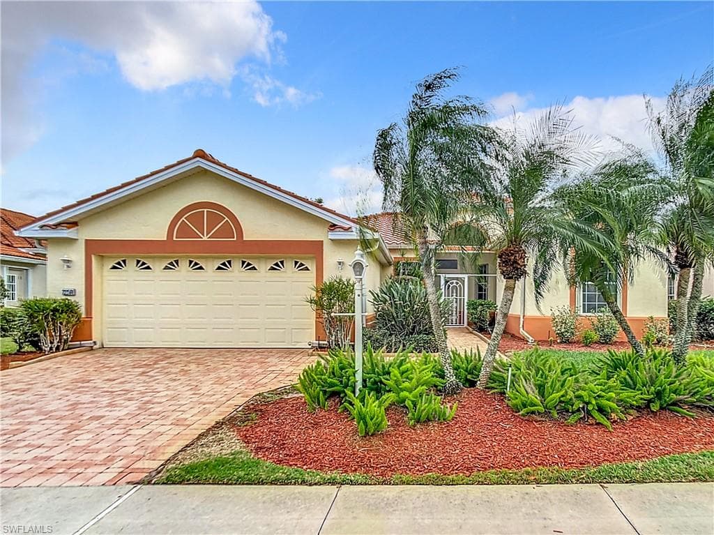 2250 Rio Nuevo DR NORTH FORT MYERS, FL 33917
