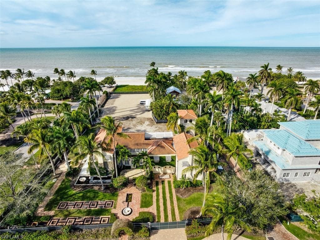 17 7TH AVE S NAPLES, FL 34102