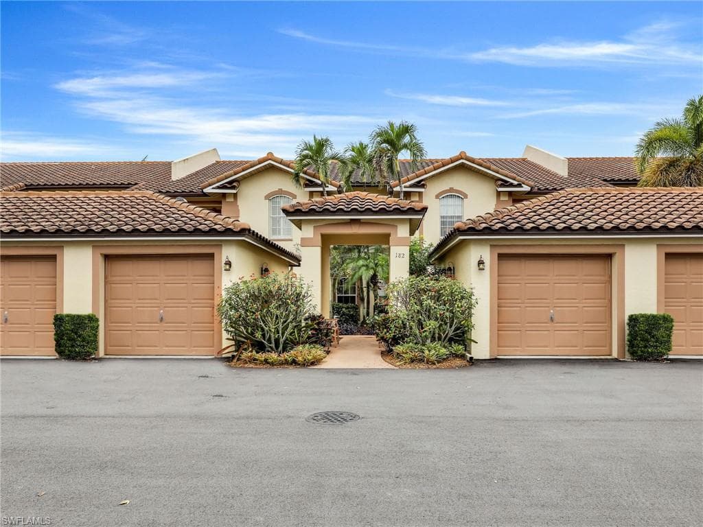 182 Newport DR 1012 NAPLES, FL 34114