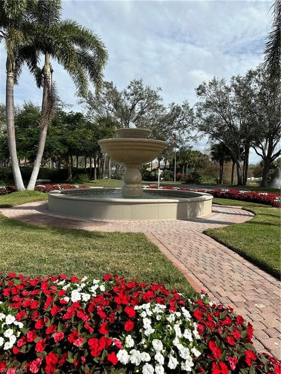 6940 Satinleaf RD N 104 NAPLES, FL 34109