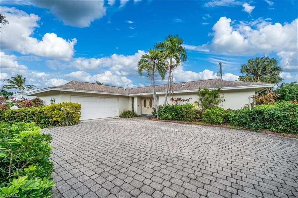 224 Burning Tree DR NAPLES, FL 34105