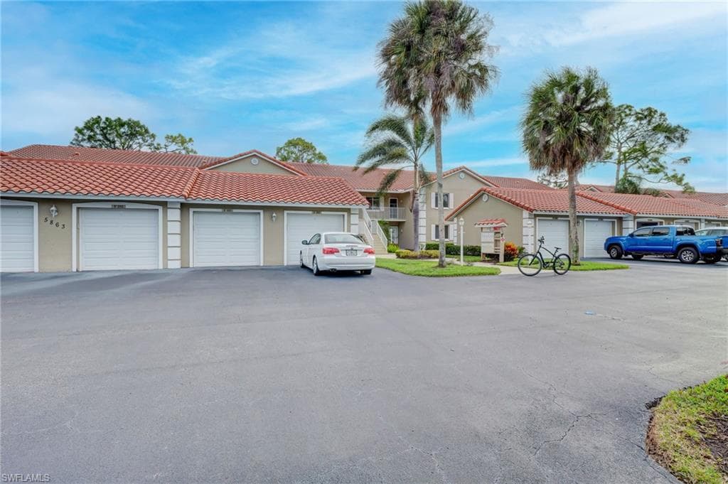 5863 Cobblestone LN F106 NAPLES, FL 34112