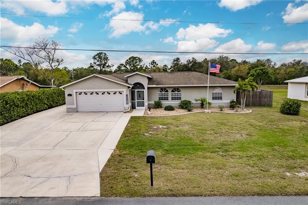421 Candlewick CIR S