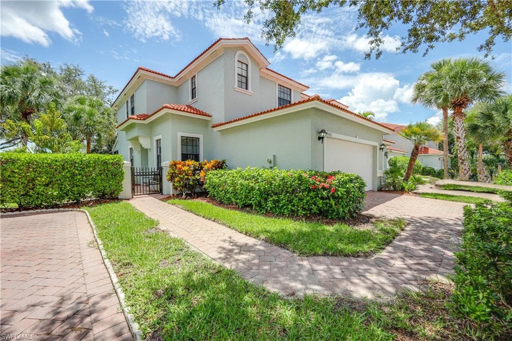 15002 Summit Place CIR 6 NAPLES, FL 34119