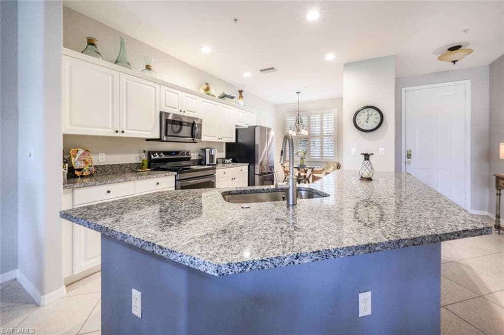 4834 Hampshire CT 1-105 NAPLES, FL 34112