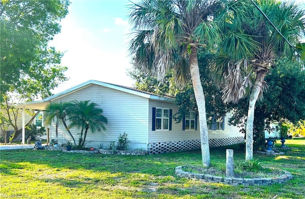 190 Pine Key LN 11 NAPLES, FL 34114
