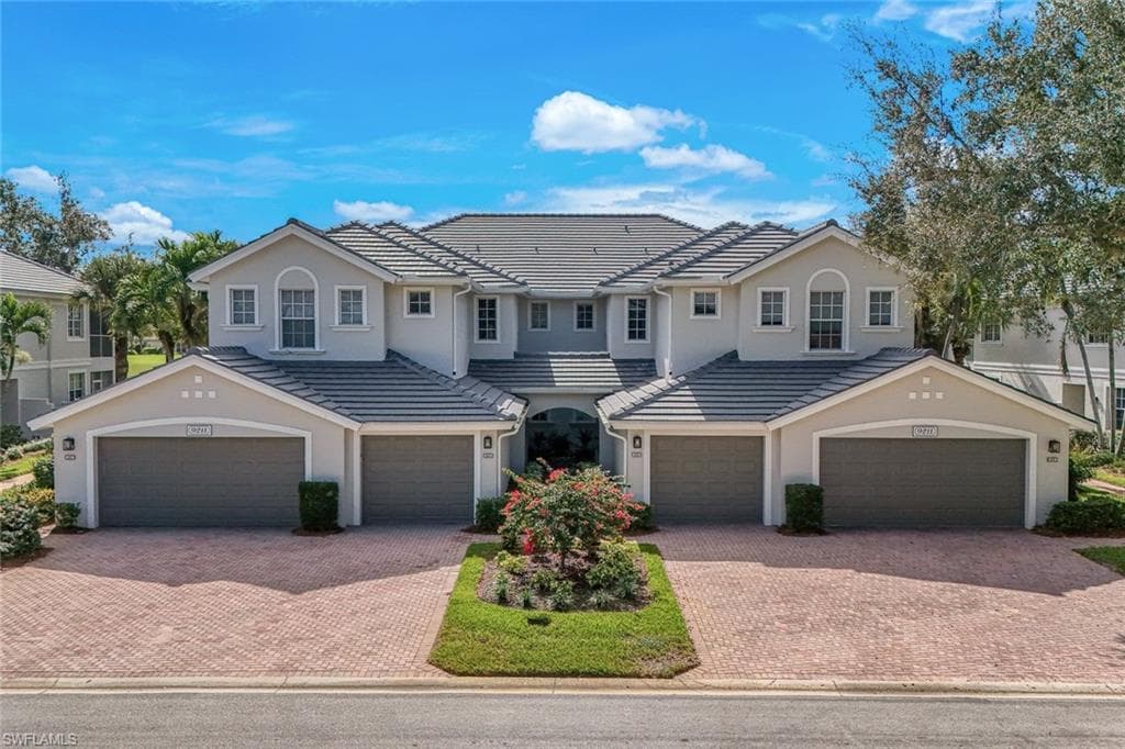 9211 Palmetto Ridge DR 101 ESTERO, FL 34135