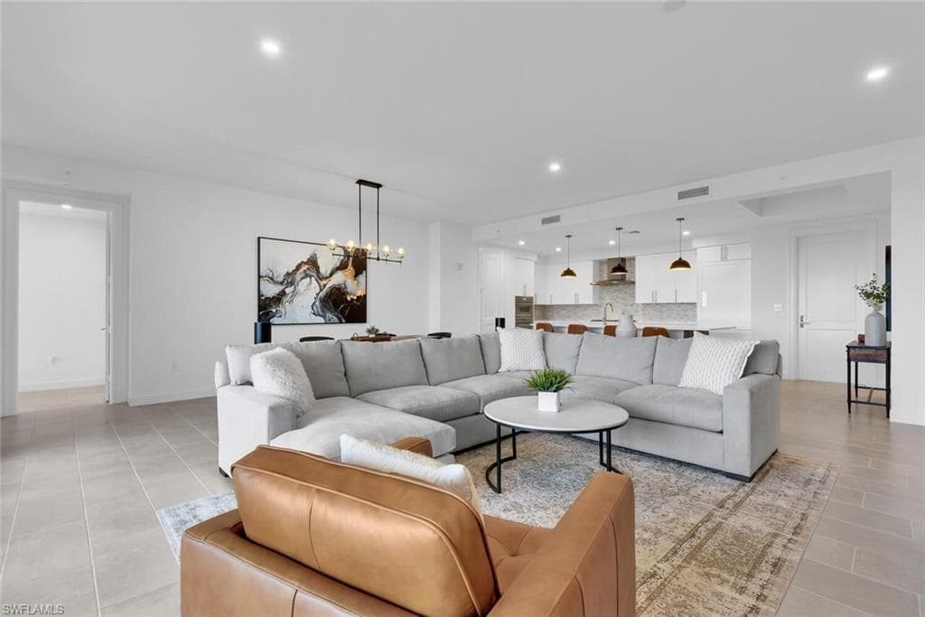 1125 Central AVE 567 NAPLES, FL 34102